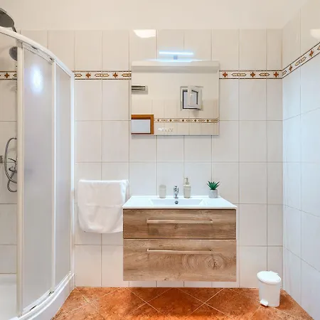 Charmantes Mit Babybett, Privatem Balkon, Grill, Wifi וודניאן