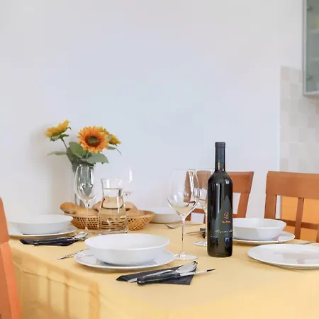 Appartamento Charmantes Mit Babybett, Privatem Balkon, Grill, Wifi *
