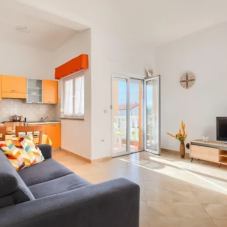 Charmantes Mit Babybett, Privatem Balkon, Grill, Wifi Appartement Vodnjan