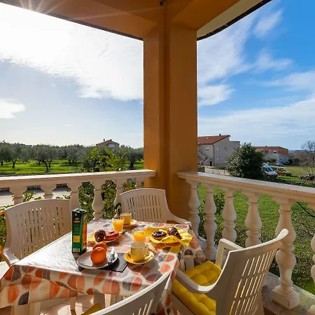Charmantes Mit Babybett, Privatem Balkon, Grill, Wifi